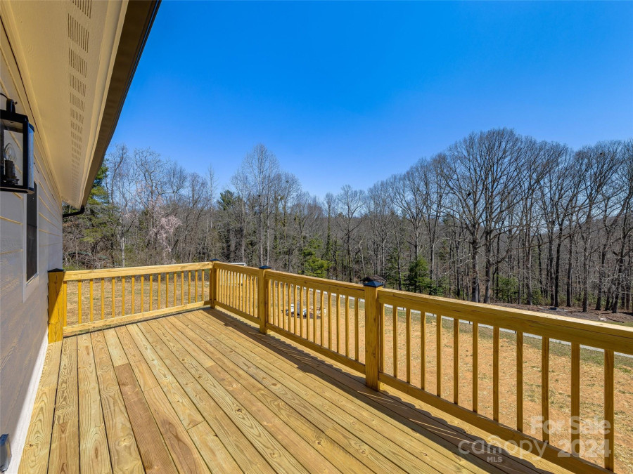 73 East View Dr Flat Rock, NC 28731