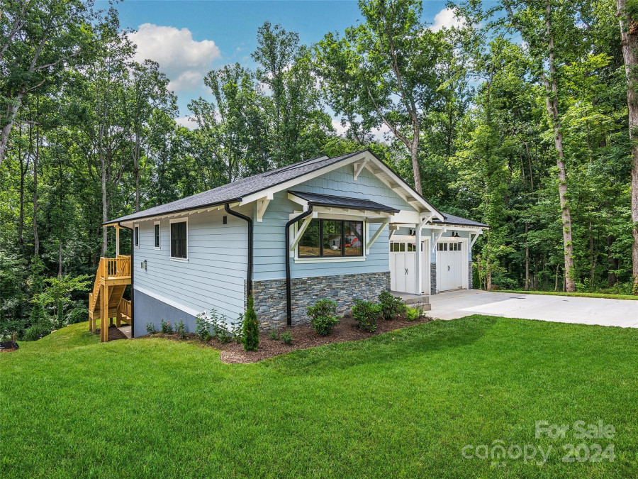 54 Ashe Park Cir Asheville, NC 28806