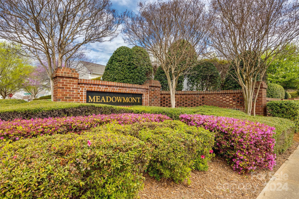 8619 Meadowmont View Dr Charlotte, NC 28269