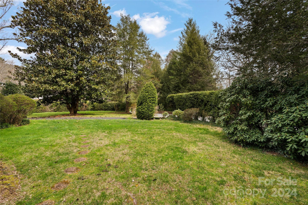 10 Busbee Rd Asheville, NC 28803