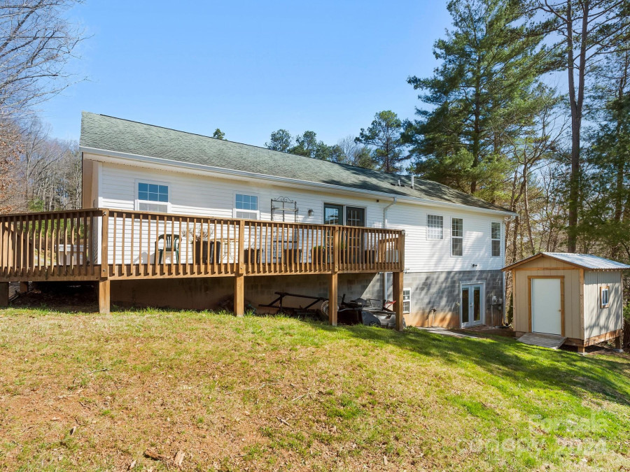 340 Carolina Pine Ct Leicester, NC 28748