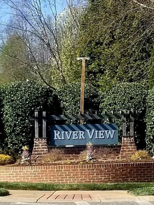 1311 River Run Rd Lowell, NC 28098
