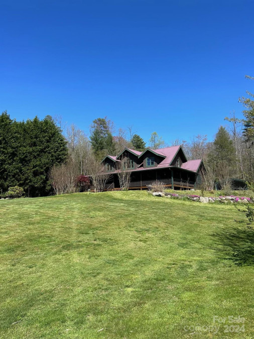 2378 Flat Creek Valley Rd Lake Toxaway, NC 28747