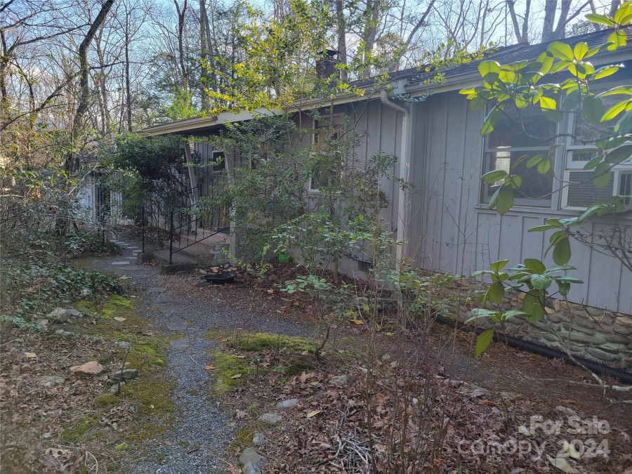 617 Rhododendron Ave Black Mountain, NC 28711