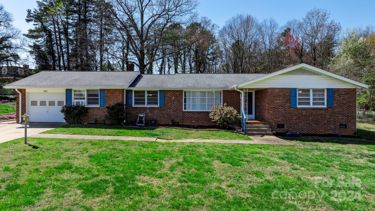 2431 17th St Hickory, NC 28601