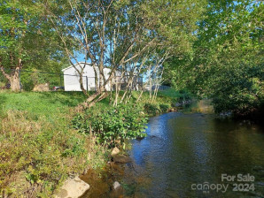 451 Old Toe River Rd Newland, NC 28657