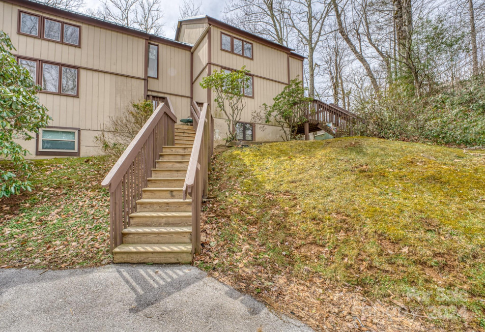 1443 Sugar Mountain Dr Sugar Mountain, NC 28604