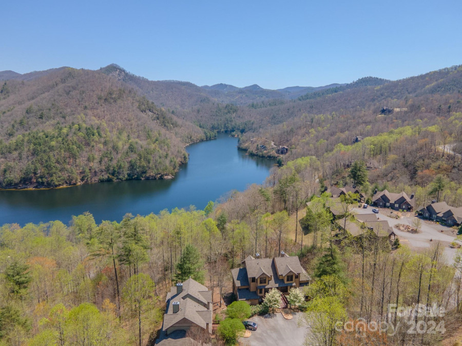 100 Saddle Notch Ln Tuckasegee, NC 28783