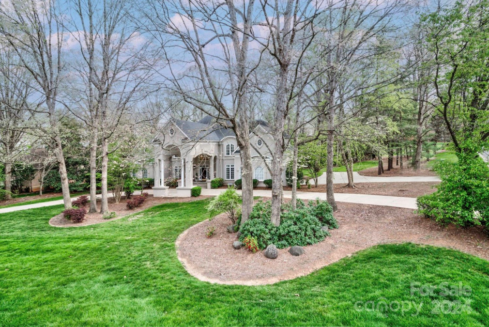 4945 Piper Glen Dr Charlotte, NC 28277