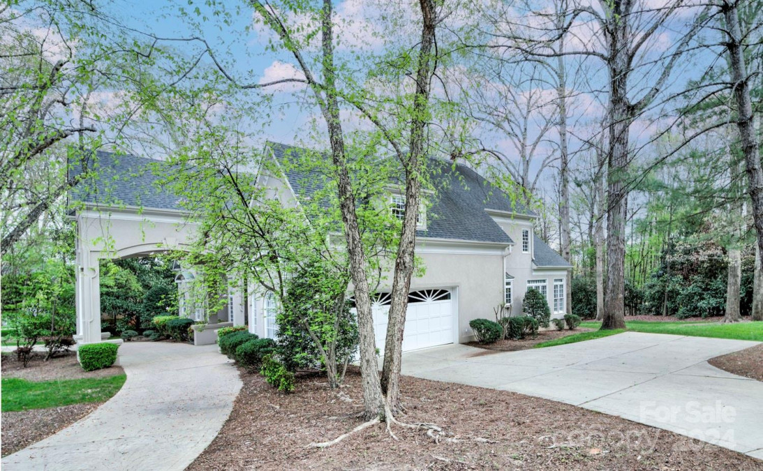 4945 Piper Glen Dr Charlotte, NC 28277