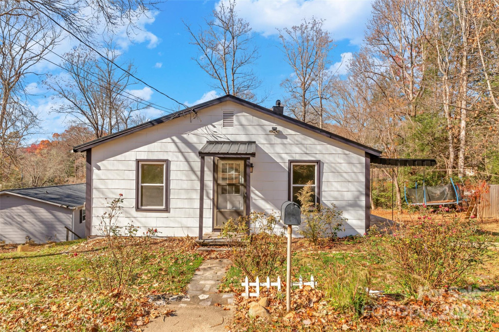 715 Rhododendron Ave Black Mountain, NC 28711