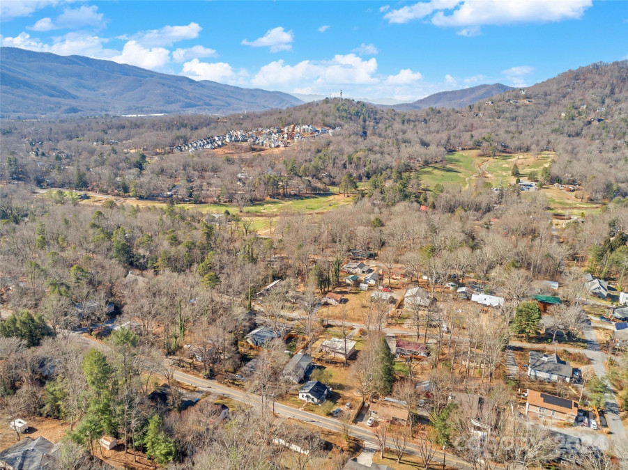 715 Rhododendron Ave Black Mountain, NC 28711