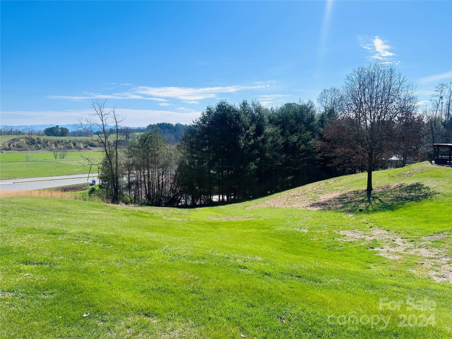 19 Mountain Shadows Dr Leicester, NC 28748