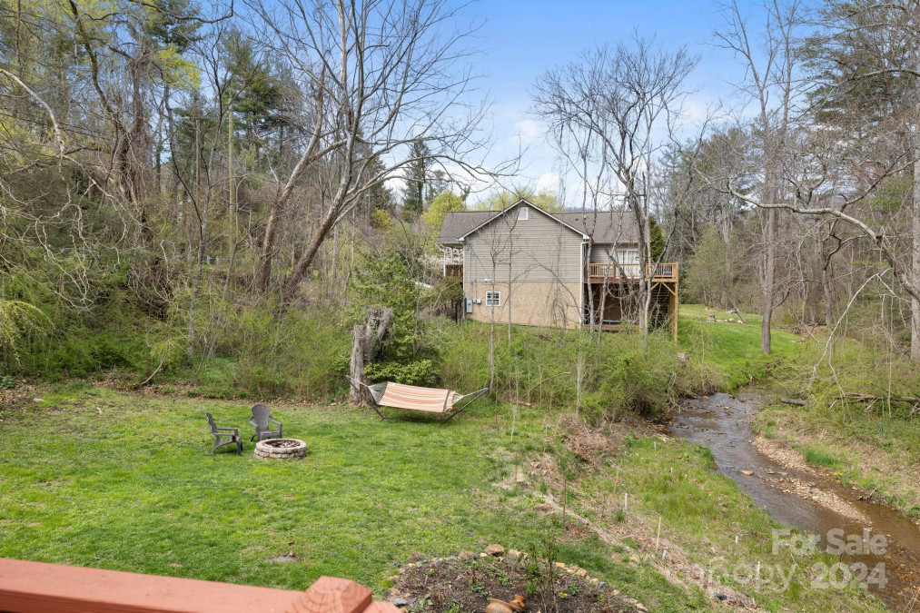 677 New Haw Creek Rd Asheville, NC 28805