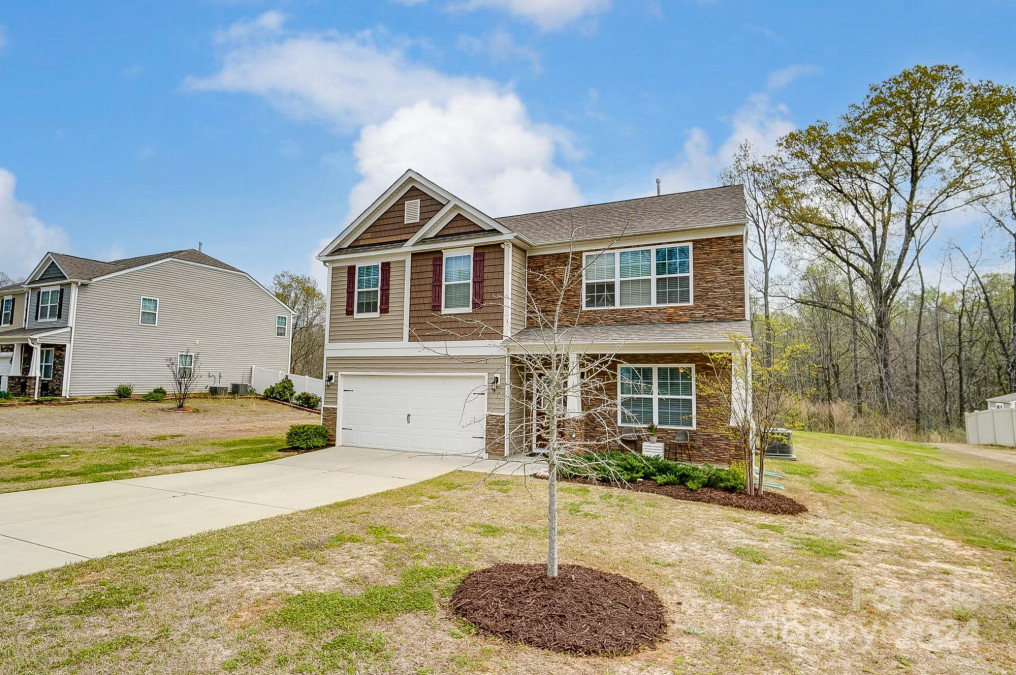 321 Wheat Field Dr Mount Holly, NC 28120