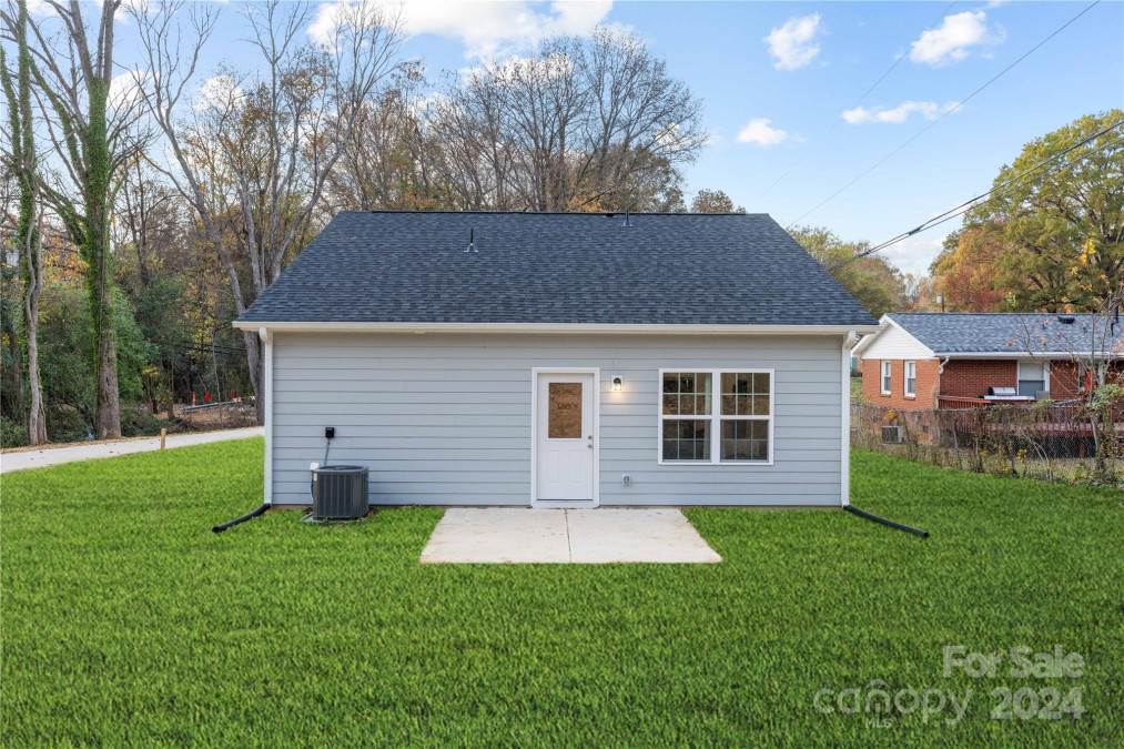 1604 Main St Mount Holly, NC 28120