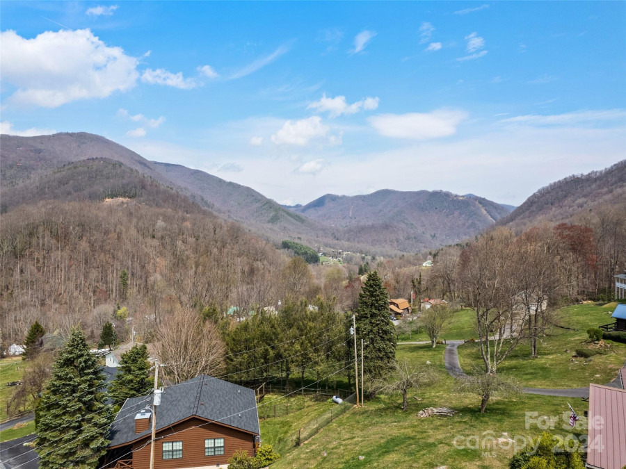 216 Holley Ln Maggie Valley, NC 28751