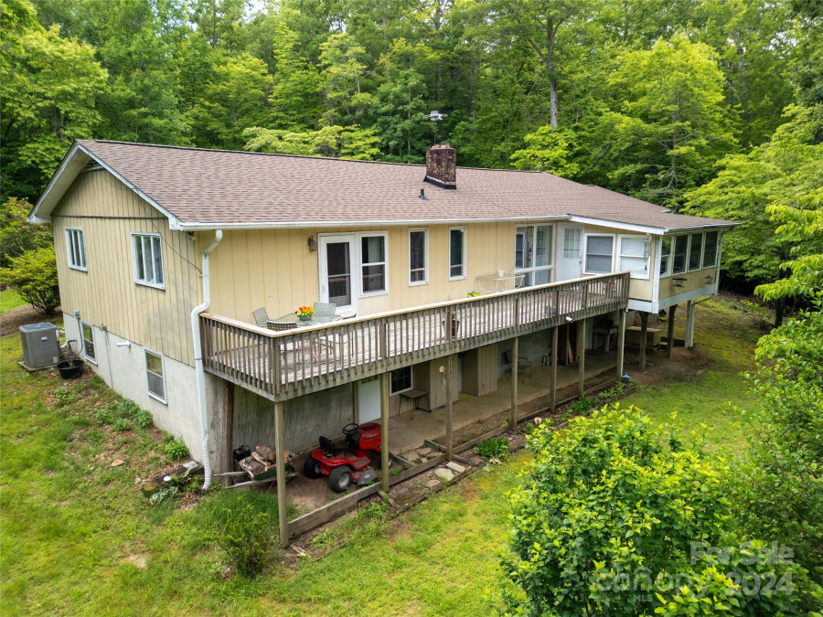 94 Sweetwater Ln Pisgah Forest, NC 28768