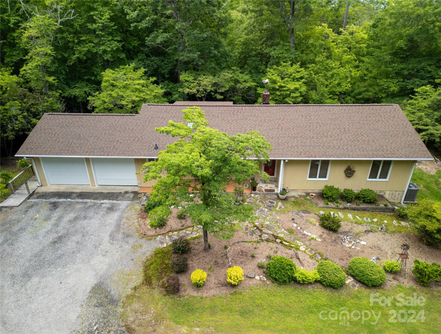 94 Sweetwater Ln Pisgah Forest, NC 28768