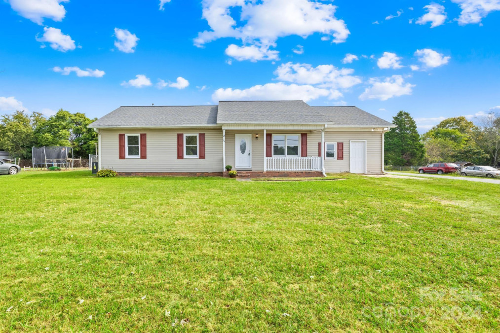 215 Bethesda Rd Statesville, NC 28677