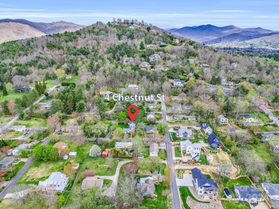 4 Chestnut St Weaverville, NC 28787