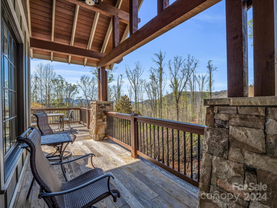 3 Twin Springs Ct Fairview, NC 28730
