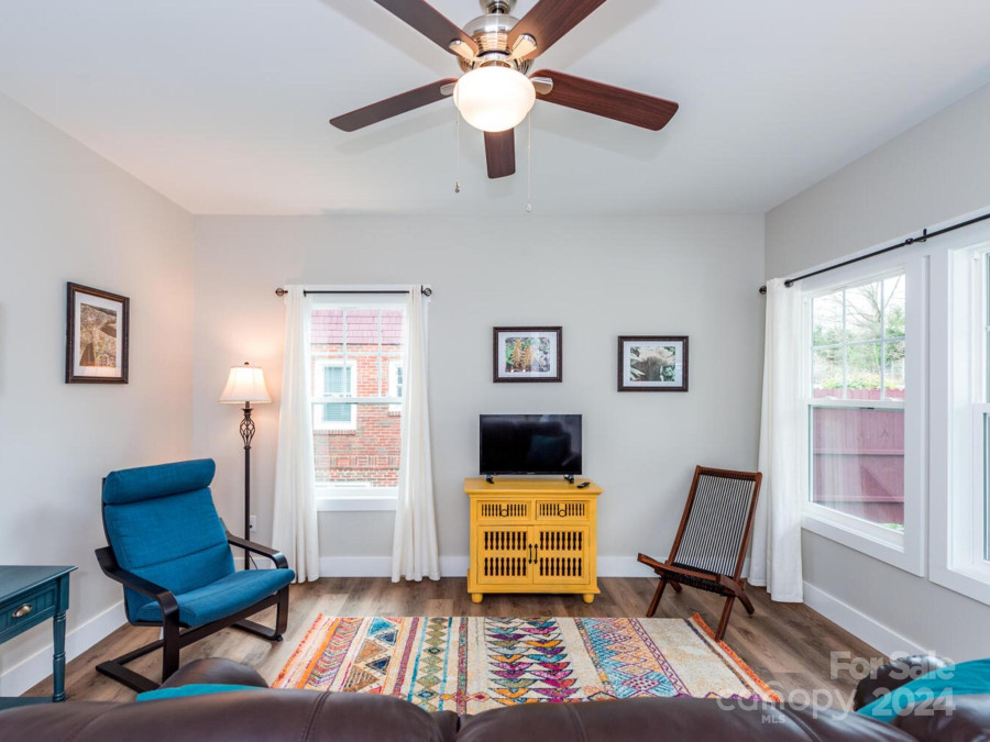 18 Laurel Loop Asheville, NC 28806