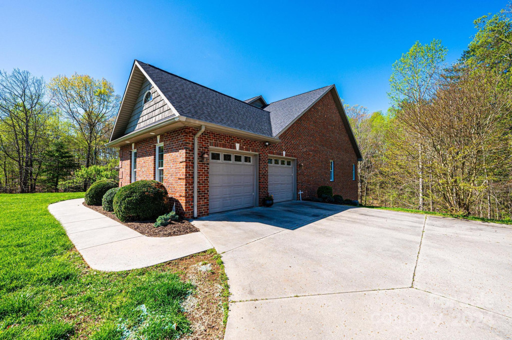 145 Windsor Dr Taylorsville, NC 28681