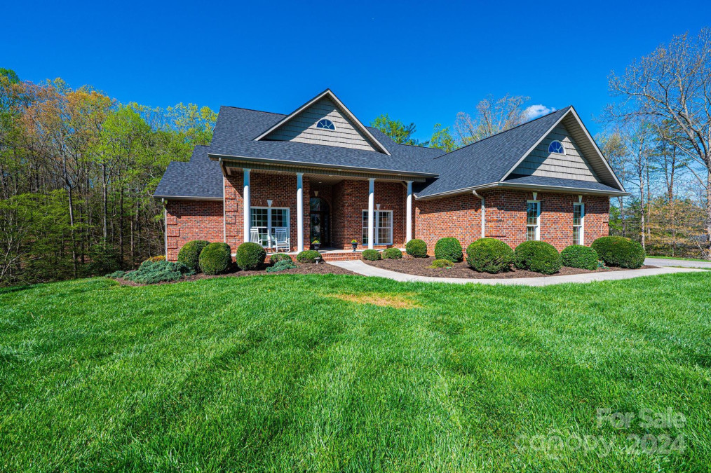 145 Windsor Dr Taylorsville, NC 28681