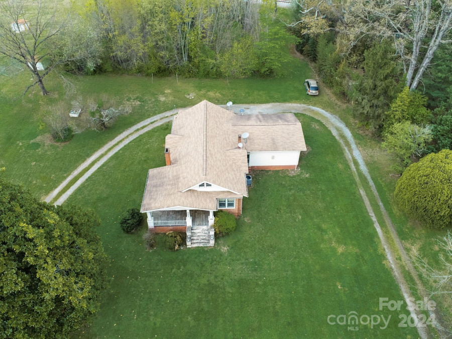 5471 Nc Hwy 90 Hw Hiddenite, NC 28636