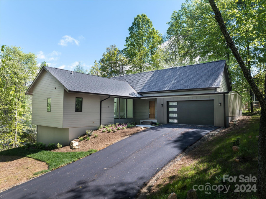 61 Wind Stone Dr Asheville, NC 28804