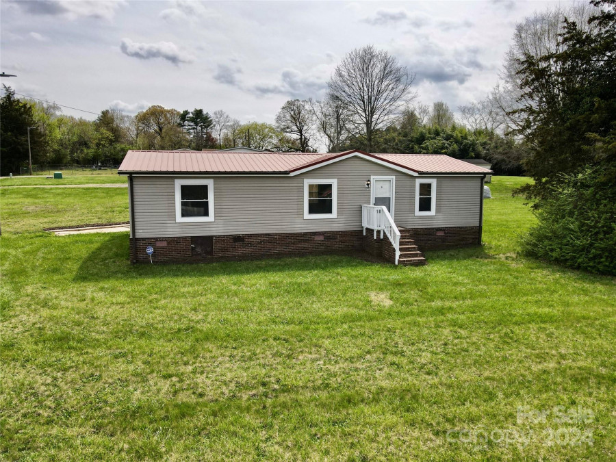 572 Park Cir Lincolnton, NC 28092