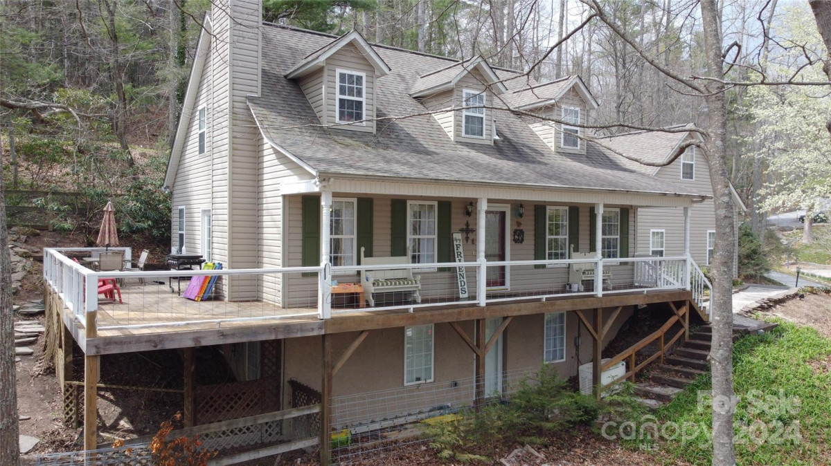 315 Ridgeview Rd Spruce Pine, NC 28777