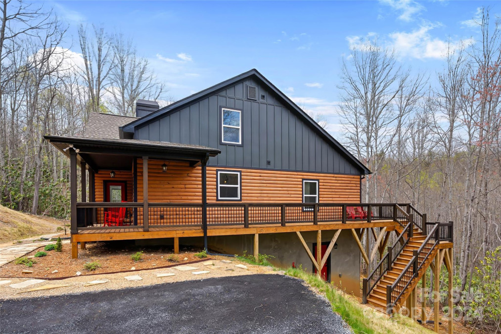 285 Arcadia Falls Way Black Mountain, NC 28711