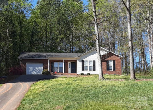 1862 Green Leaf Ct Conover, NC 28613