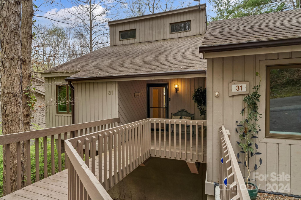 31 Cedarwood Ln Asheville, NC 28803