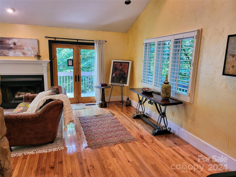 31 Cedarwood Ln Asheville, NC 28803