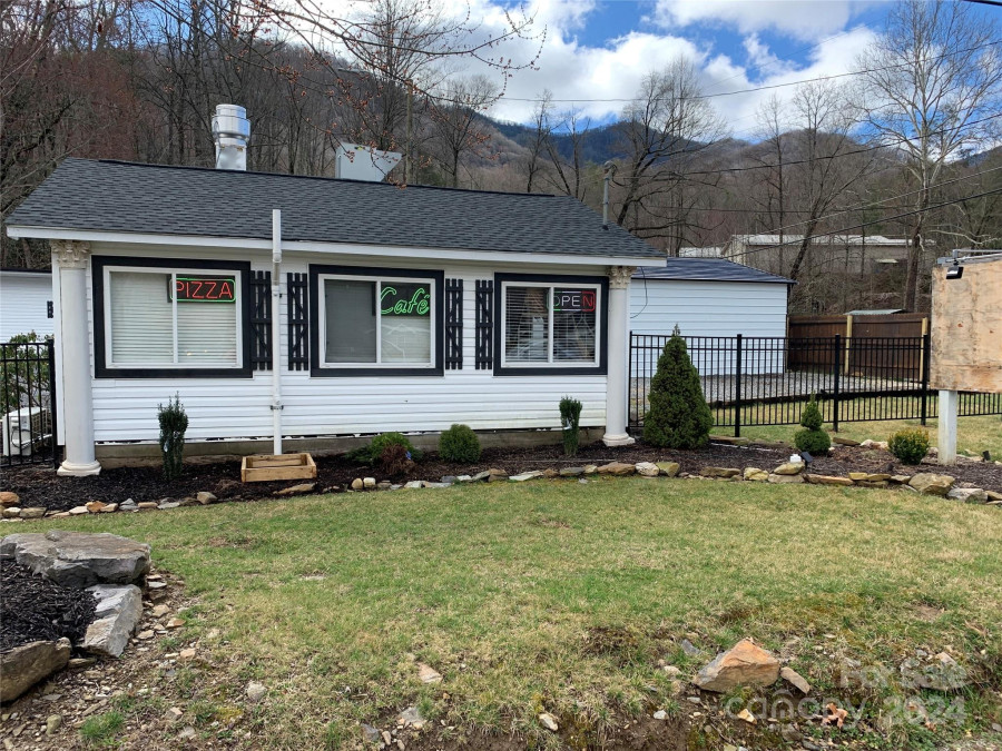 1915 Soco Rd Maggie Valley, NC 28751