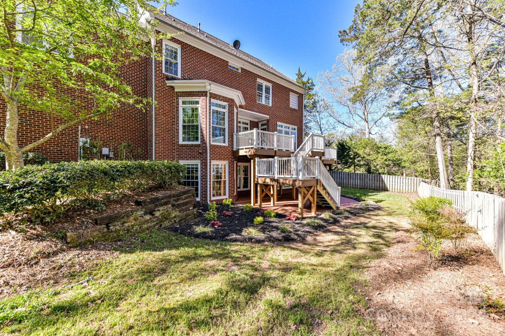 225 Liriope Ct Matthews, NC 28105