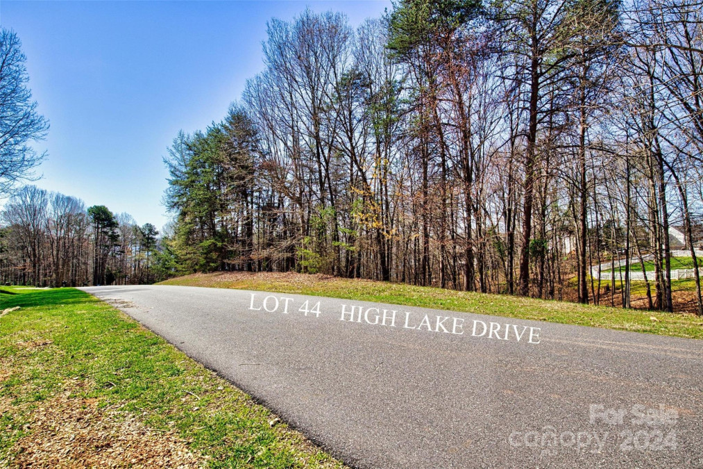 44 High Lake Dr Statesville, NC 28677