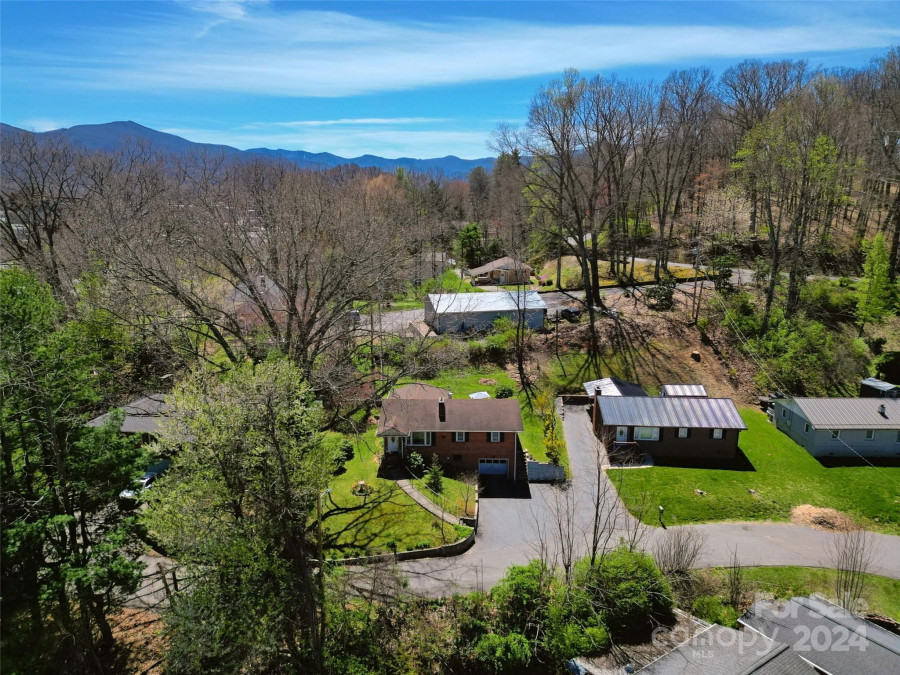 90 Orchard View Dr Waynesville, NC 28786