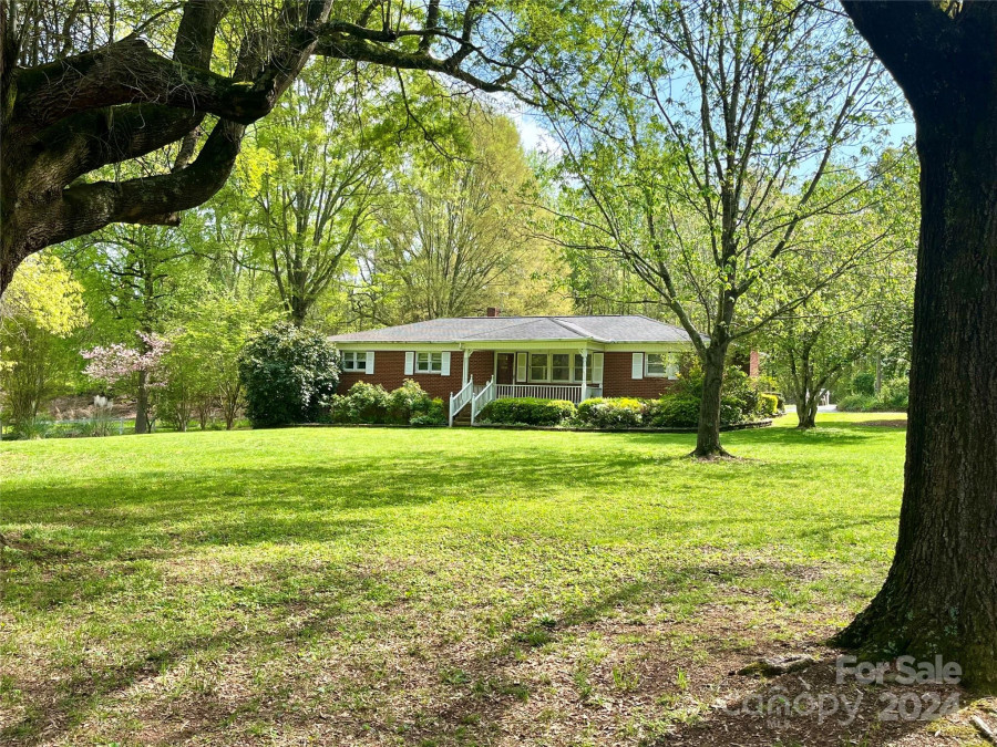 5825 Enochville School Rd Kannapolis, NC 28081