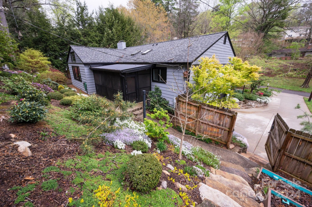 24 Maplewood Rd Asheville, NC 28804