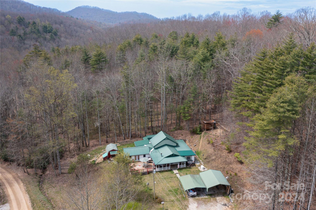 3496 Little Ellijay Rd Franklin, NC 28734