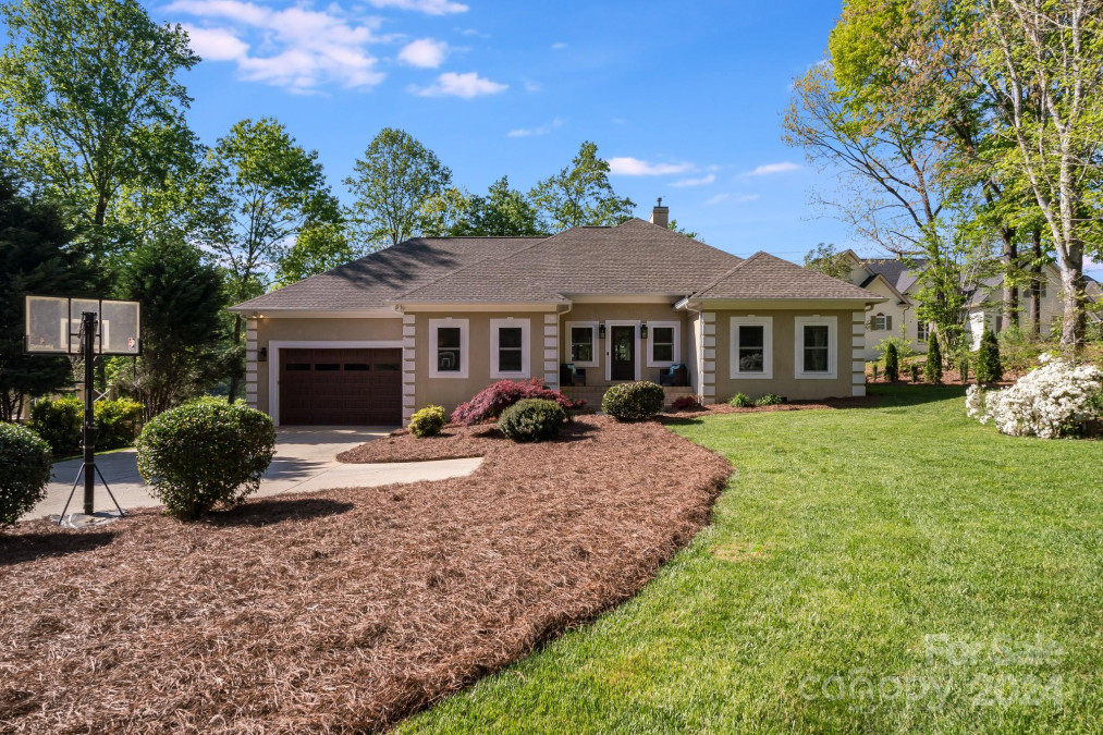 5219 Mountain Point Ln Charlotte, NC 28216