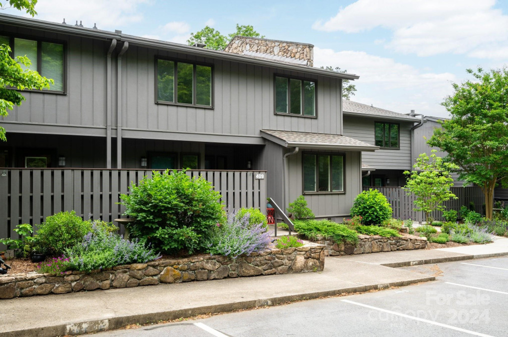 409 Crowfields Dr Asheville, NC 28803