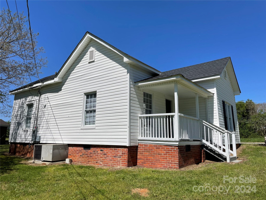 458 Elm St Lancaster, SC 29720