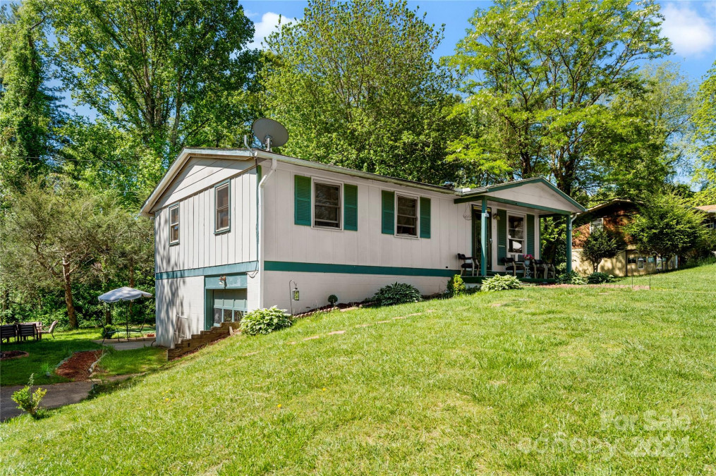 7 High Meadow Rd Asheville, NC 28803