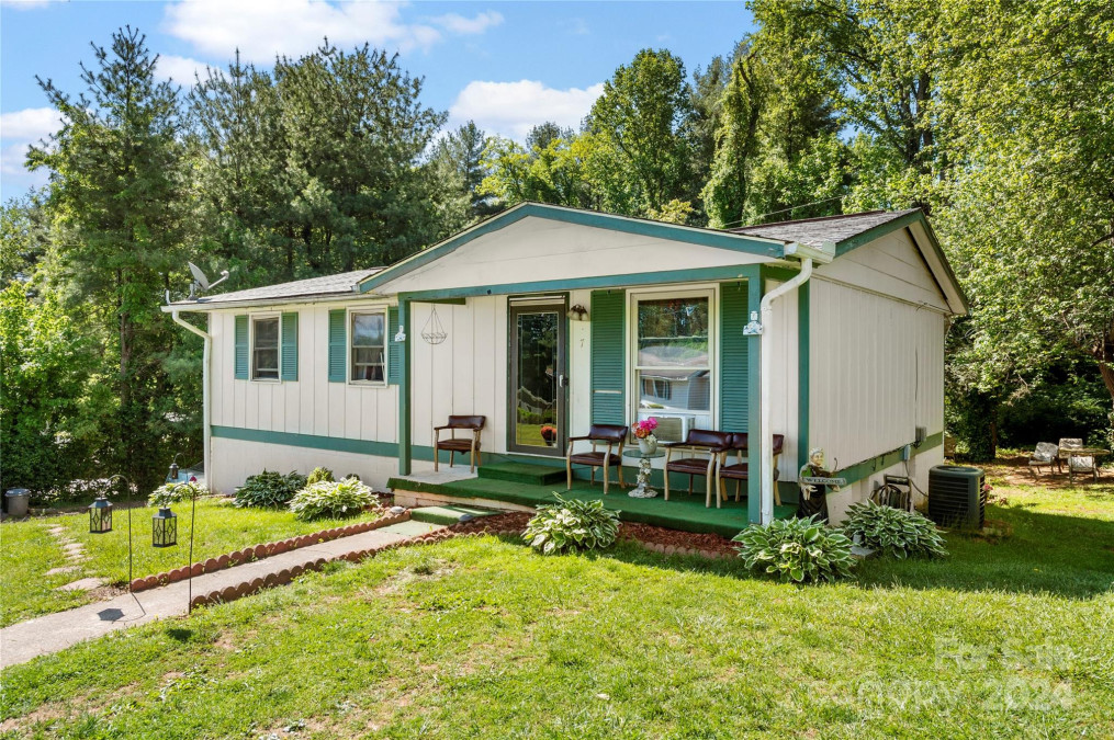 7 High Meadow Rd Asheville, NC 28803