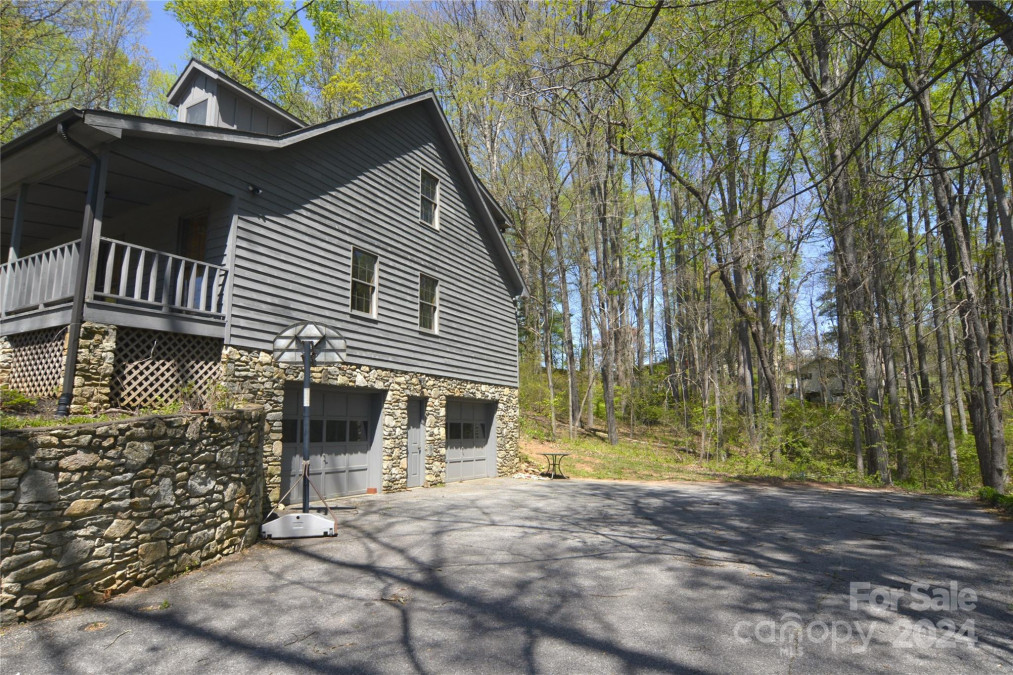 41 Little Forest Dr Asheville, NC 28806